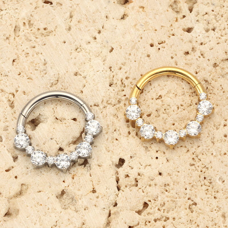 Klips do piercingu nosa Daith  – Zoor Body Jewelry recenzja i cena